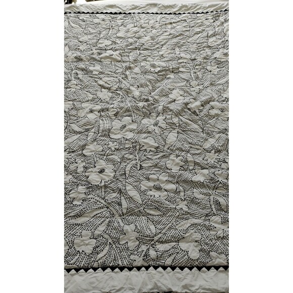 John Robshaw Other - John Robshaw Baby Toddler Suhavi Crib Quilt Blk White Floral Organic Cotton EUC